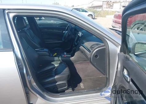 2017 Chrysler 300 300S Awd z USA, uszkodzony, nr VIN 2C3CCAGG0HH567950